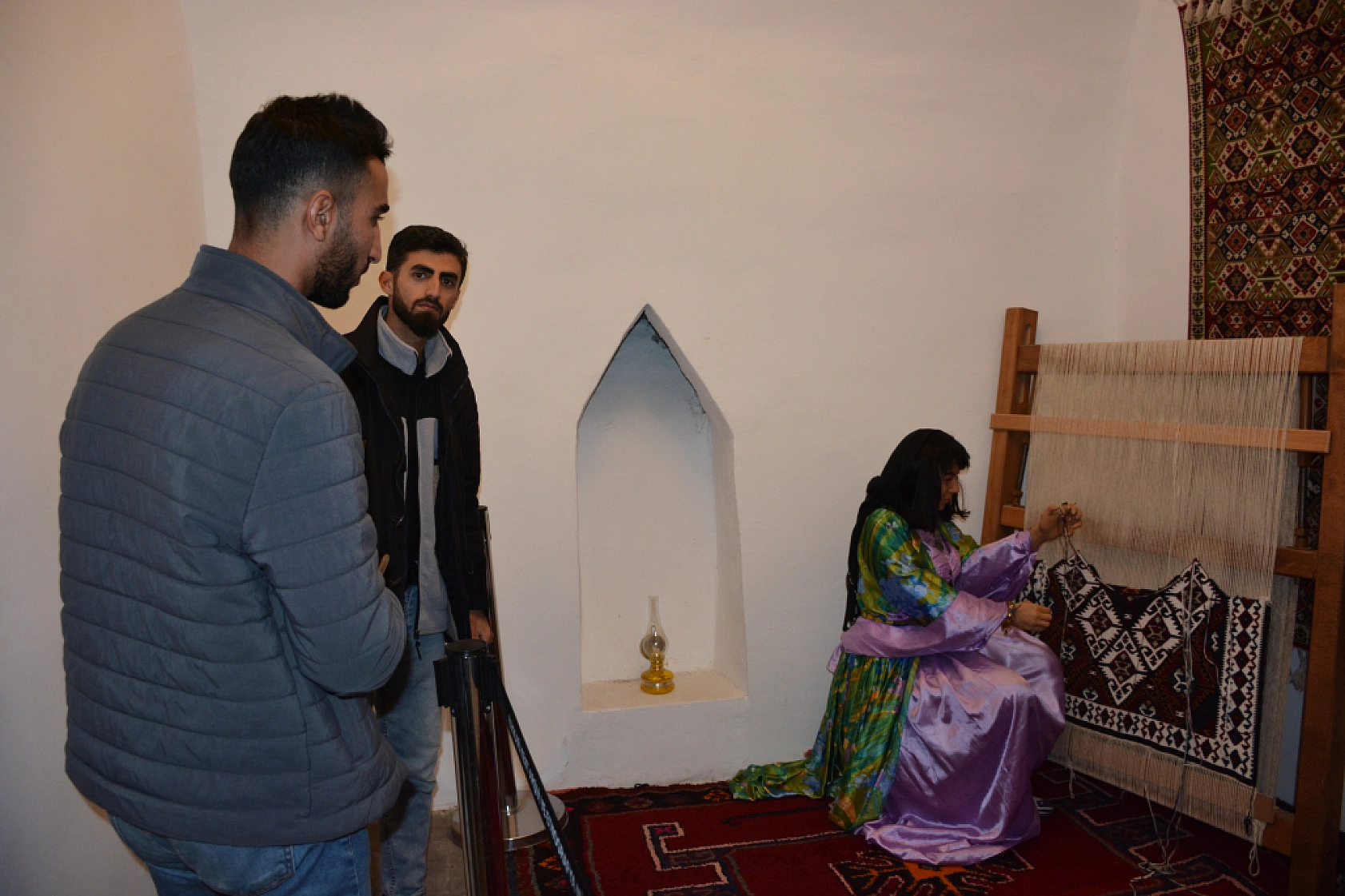 Van ve Şırnak'tan Gelen Gençler, Hakkari'nin Doğal ve Tarihi Zenginliklerini Keşfetti