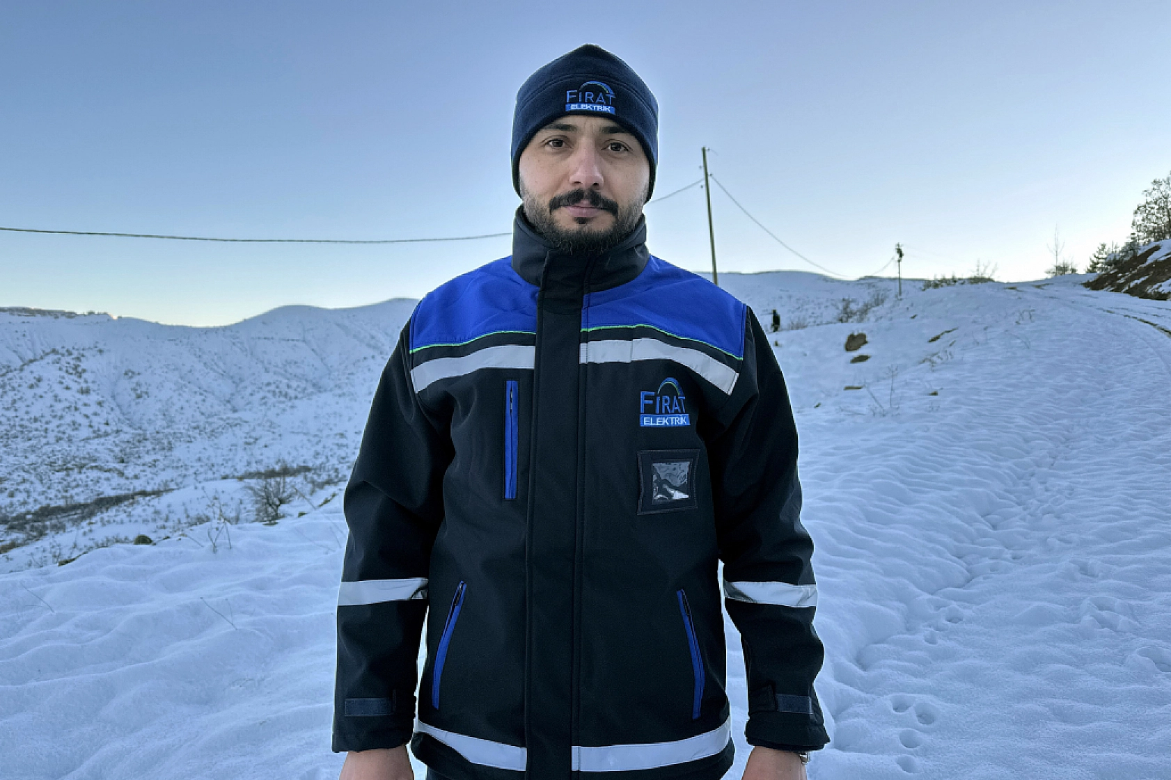 Doğu Anadolu'yu Aydınlatıyorlar: Karla Kaplı Dağlar, Engel Olmuyor...