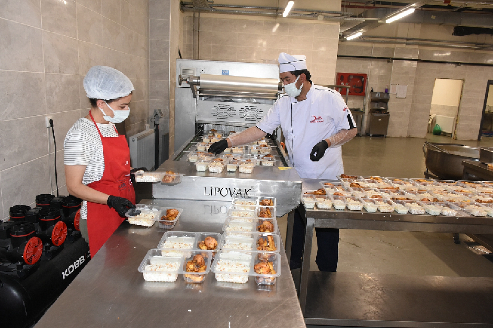 Malatya'da Kızılay Aşevi ihtiyaç sahiplerinin kapısını her gün çalıyor