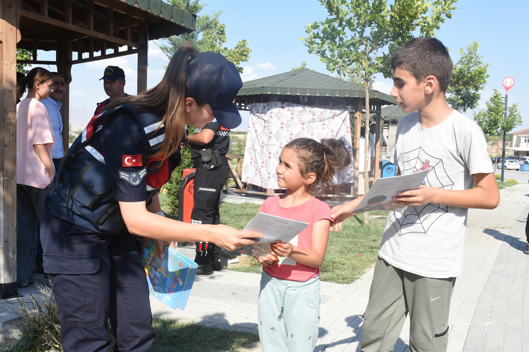 Malatya'da parklar ve mesire alanlarında yogunluk...