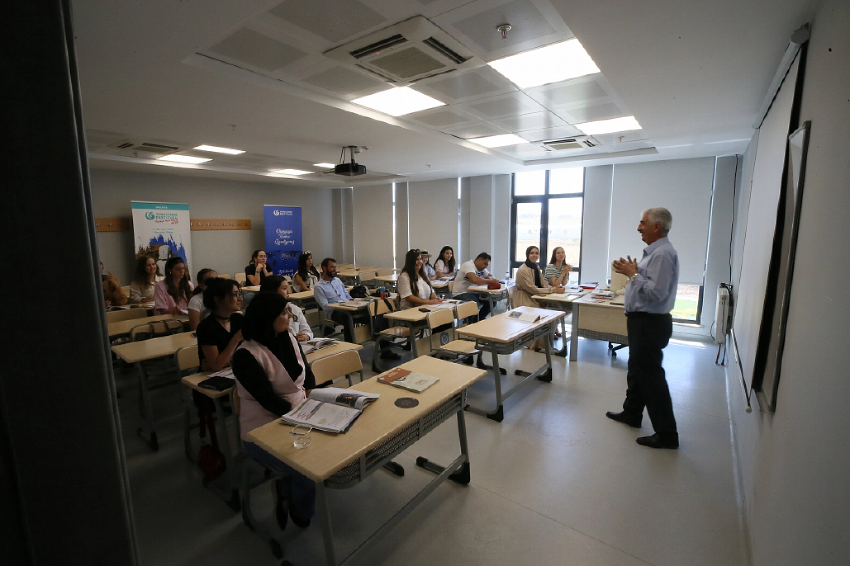 16 Ülkeden Geldiler, Malatya'da Türkçeyi Ana Dilleri Gibi Konuştular!
