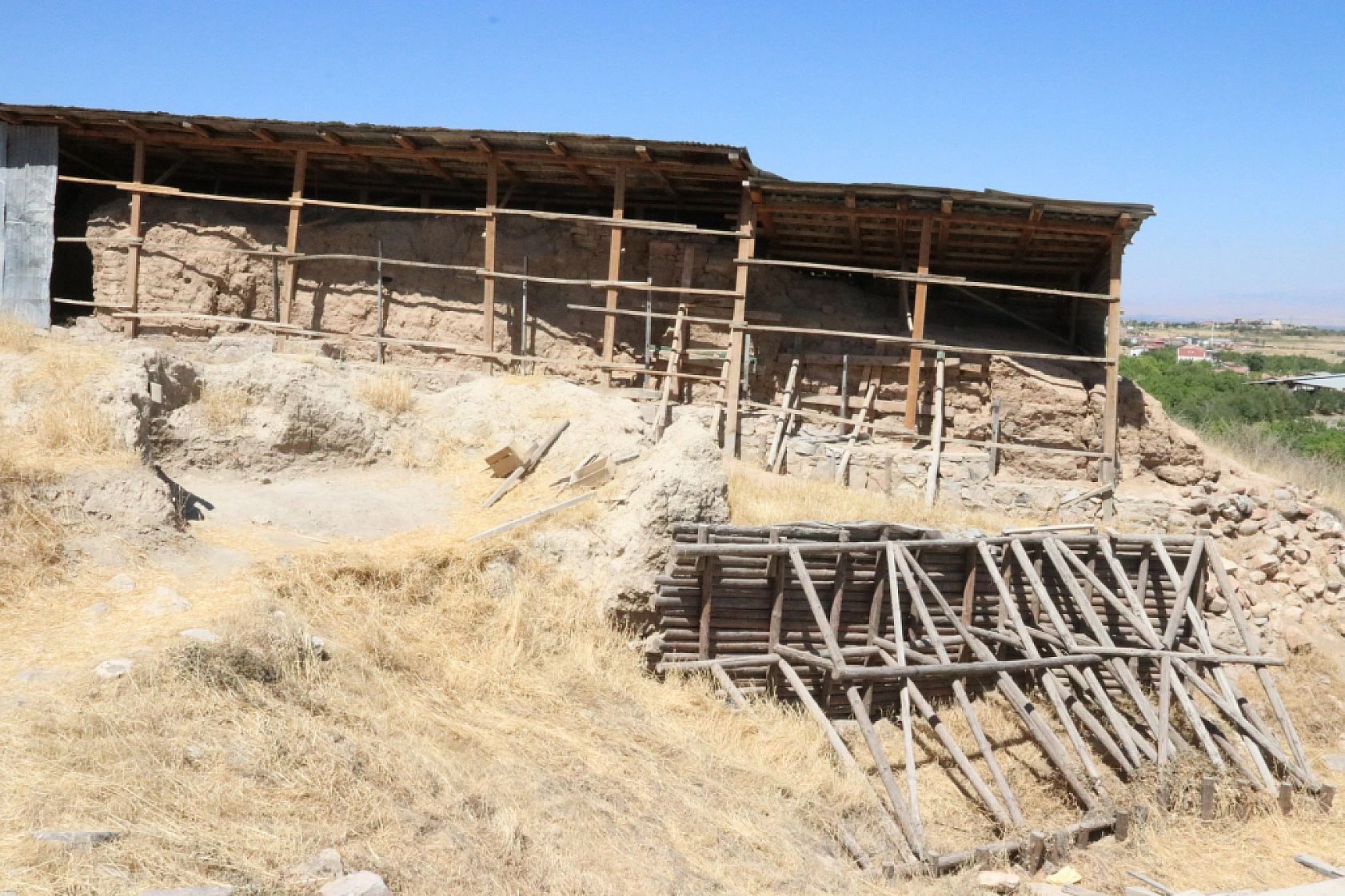 Arslantepe Höyüğü'nde 3 bin yıllık sur duvarı onarılıyor!