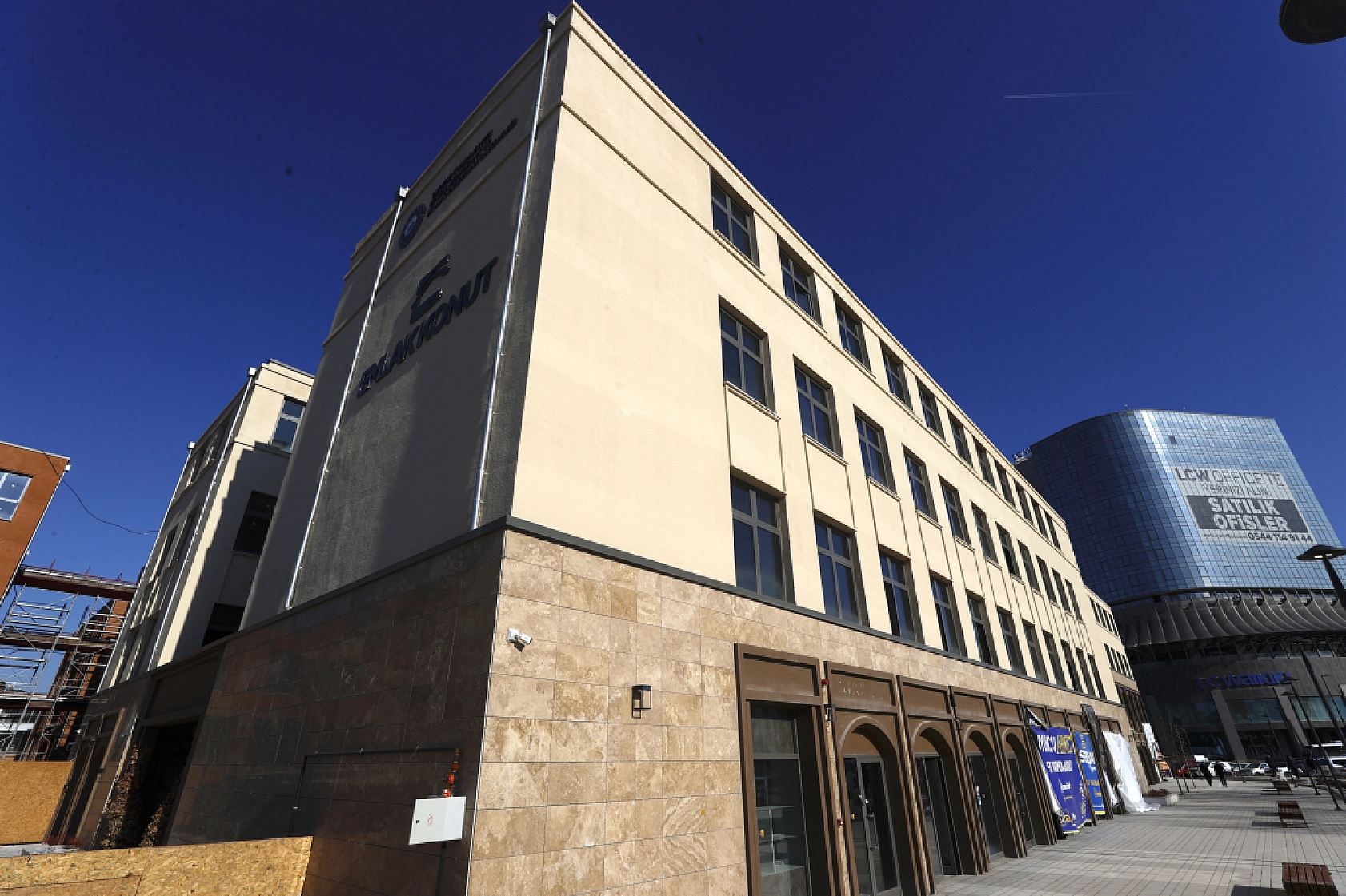 Malatya esnafı kepenk açmak için gün sayıyor!