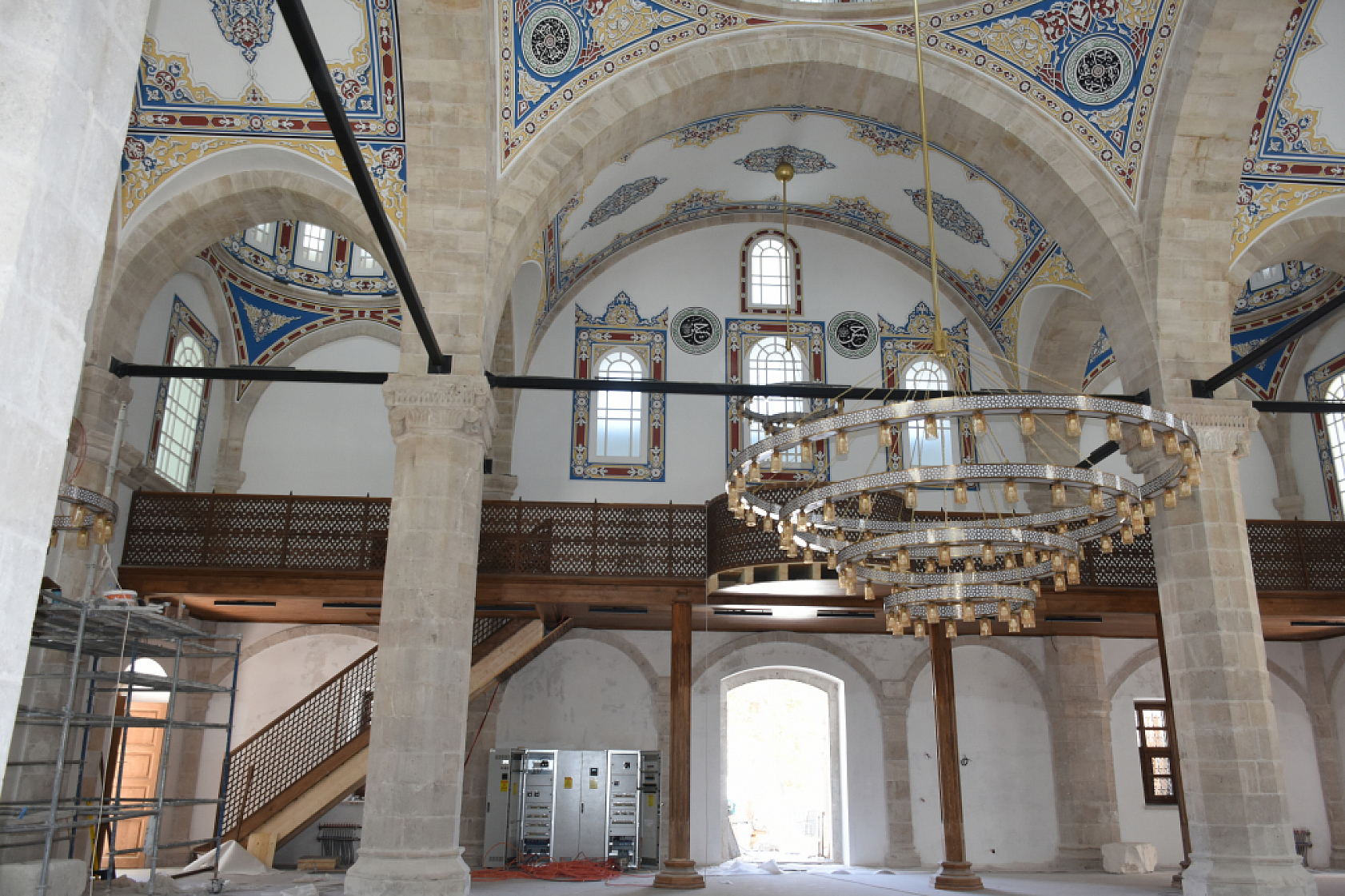 Taş taş numaralandırıldı, çelikle güçlendirildi! Yeni Cami'de ince işçilik yapılıyor