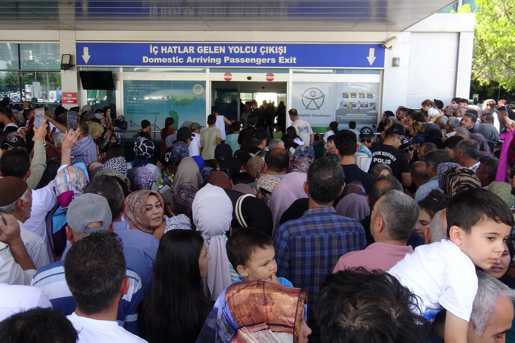 Malatyalı hacılardan duygusal veda: 'Ağlayarak döndük'