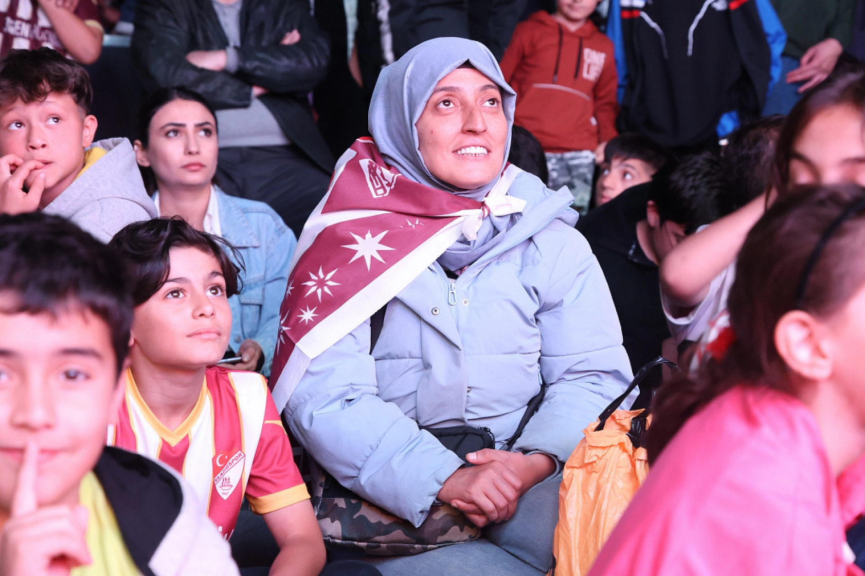 Komşuda Sevinç Başladı..! Sokaklar Bayram Havasına Döndü.