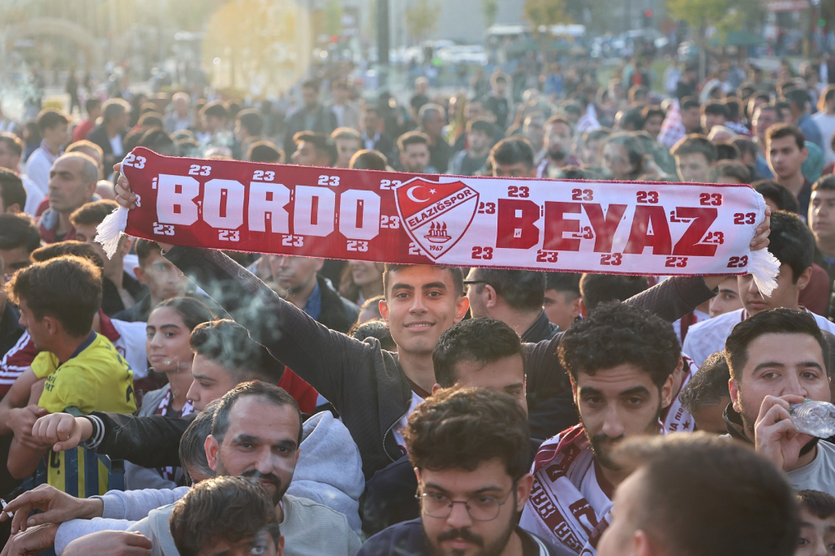 Komşuda Sevinç Başladı..! Sokaklar Bayram Havasına Döndü.