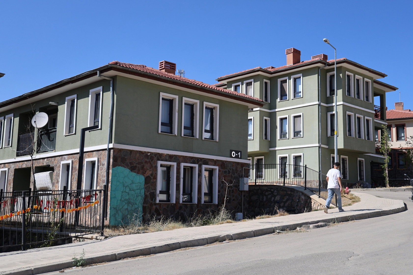 Komşu, TOKİ eliyle yenilendi..!