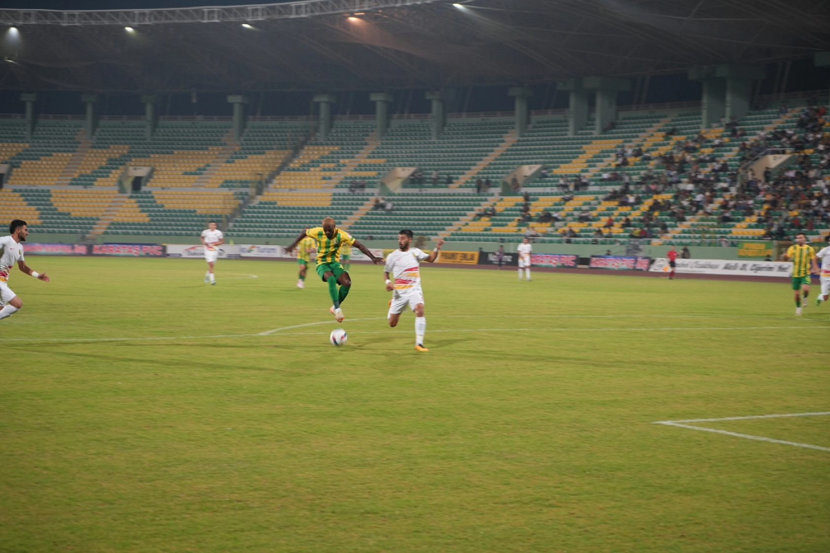 Trendyol 1. Lig: Şanlıurfaspor: 0 - Yeni Malatyaspor: 0 (Maç devam ediyor)