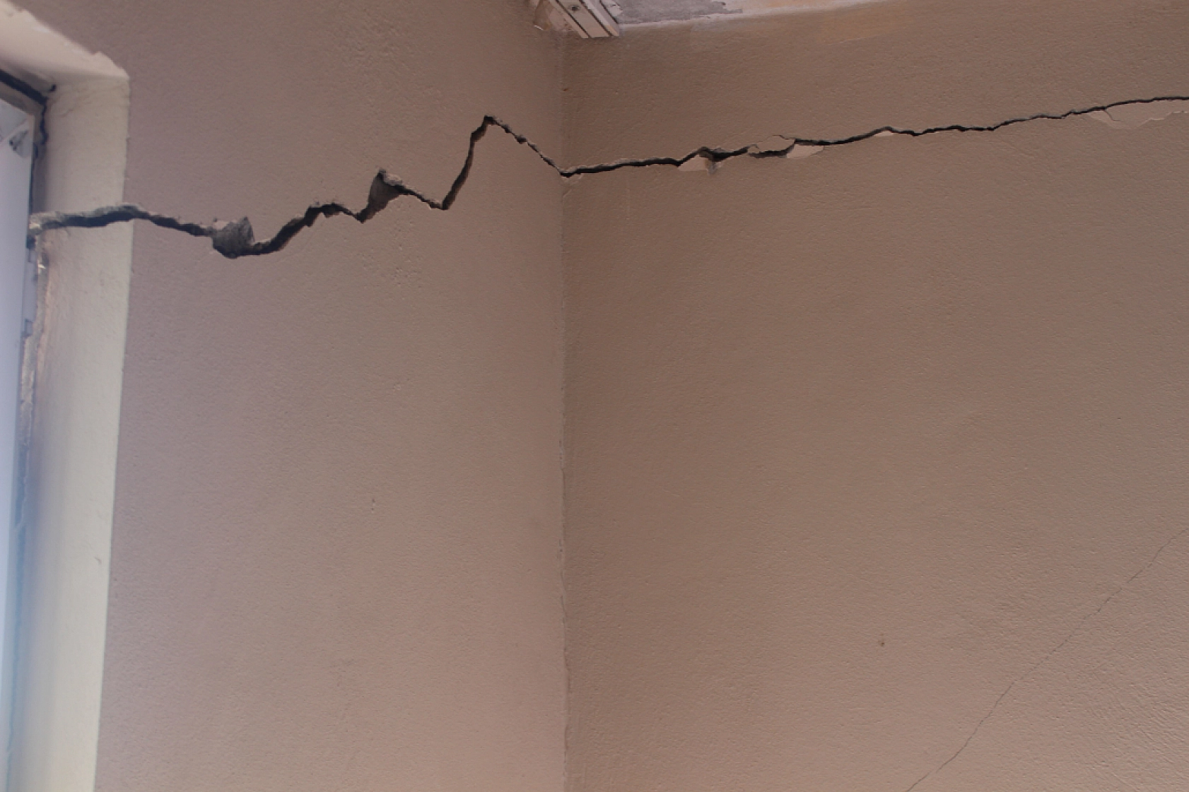 Malatya Depremi, Siirtli Ailenin Evini Vurdu!