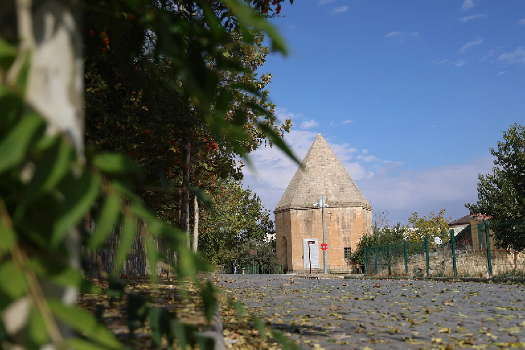 4 büyük deprem gören 5 bin yıllık tarihi mahalle dimdik ayakta