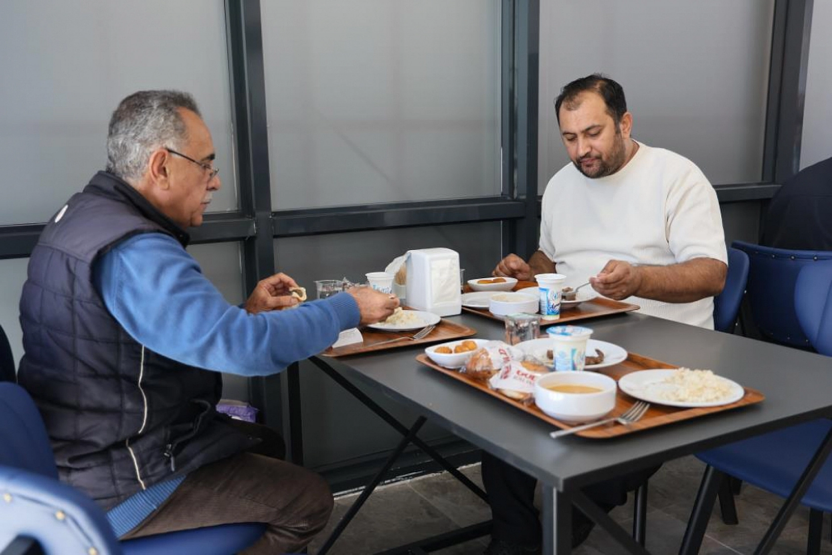 Komşuda Açıldı! 4 Çeşit Yemek 50 Lira! Darısı Malatya'ya...