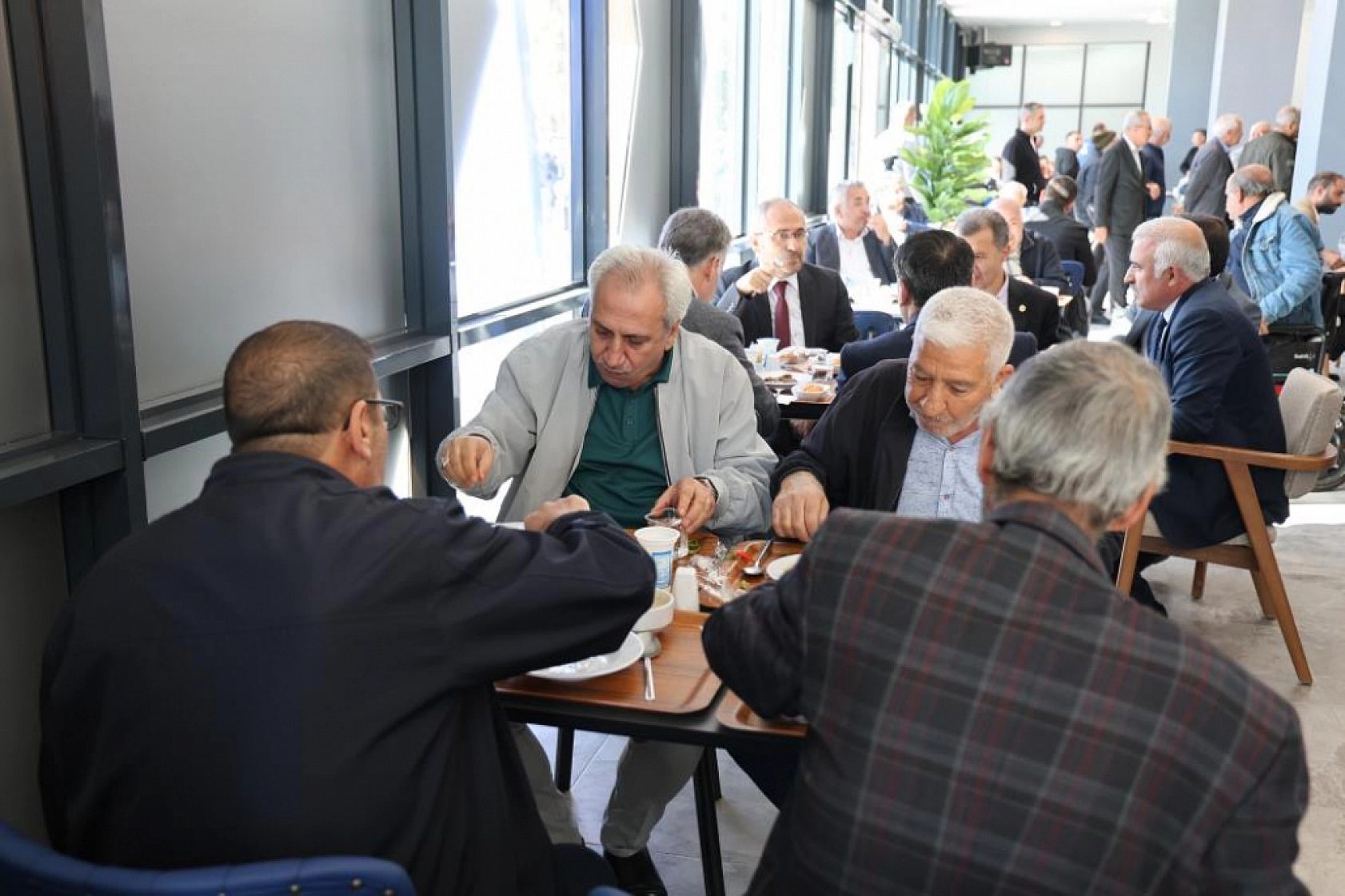 Komşuda Açıldı! 4 Çeşit Yemek 50 Lira! Darısı Malatya'ya...