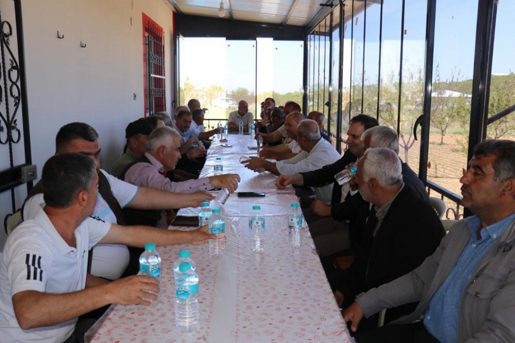 Gözene mezunları yıllar sonra aynı sofrada buluştu| 40 yıllık hasret sona erdi!