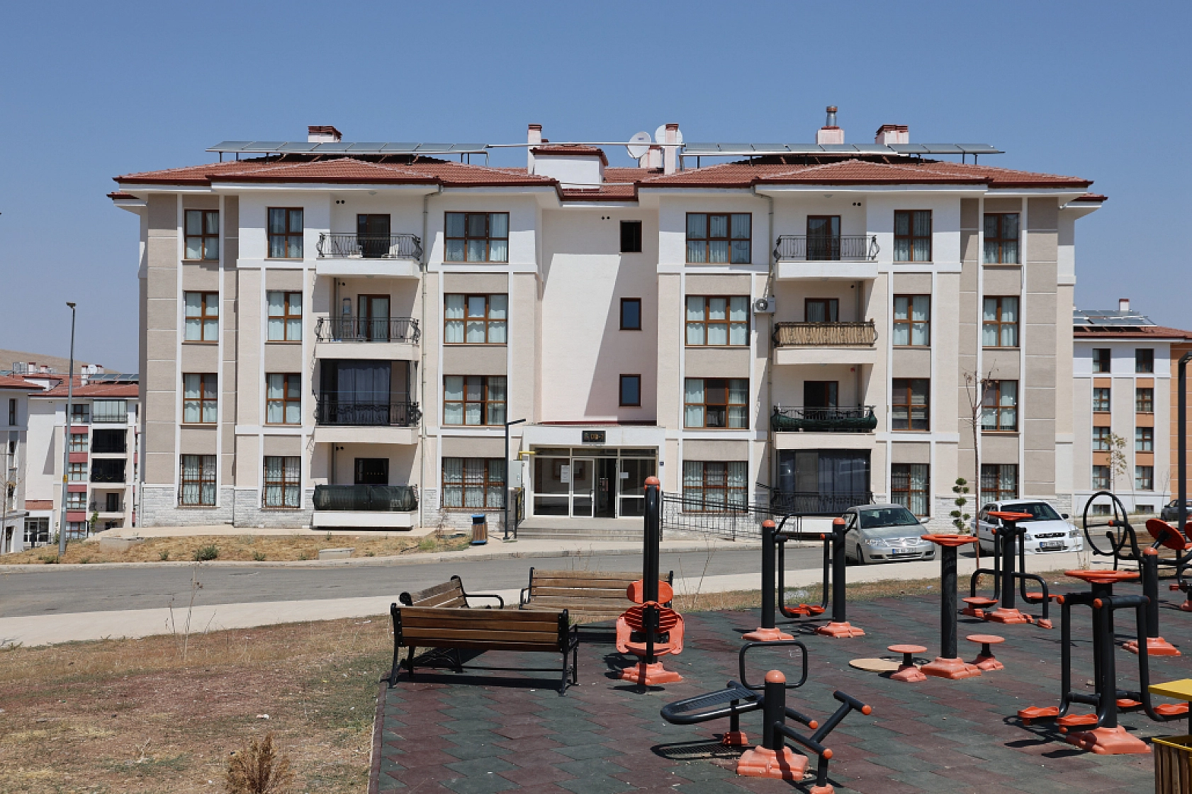 2 deprem yaşadı: Şehir adeta baştan kuruldu
