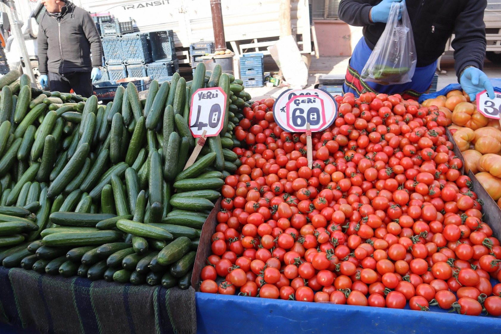 Market Fiyatları Yükseldi! Vatandaş Semt Pazarlarına Akın Etti!