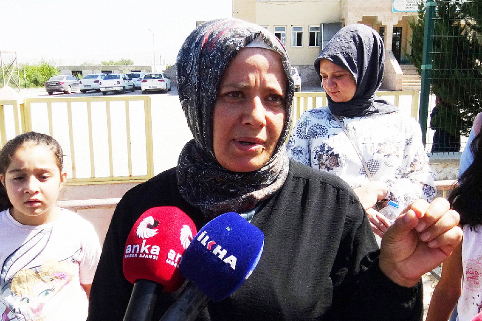 Malatya'da öğrenci servisleri durdu: Öğrenciler okula nasıl gidecek?