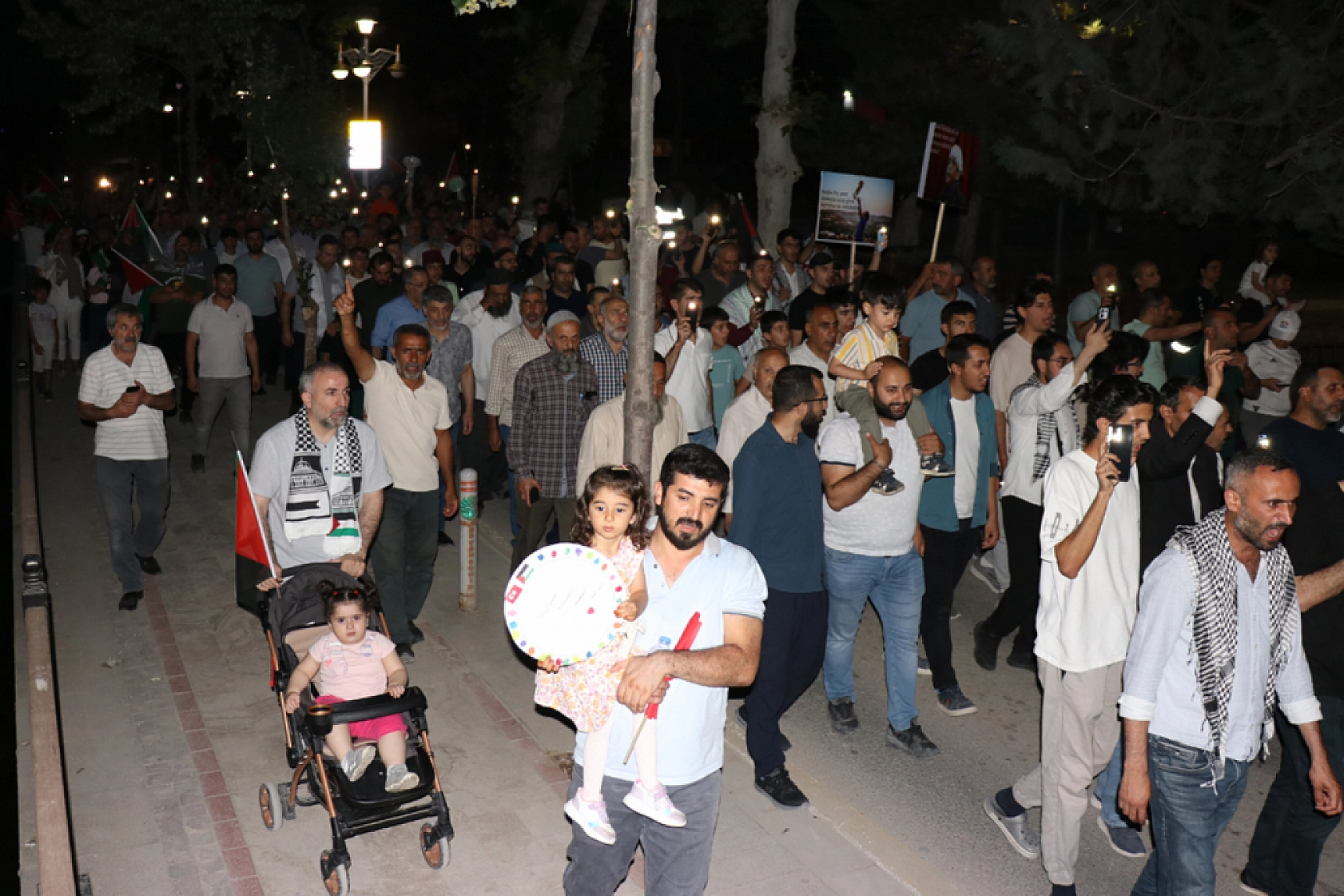 Malatya'da binlerce kişi bir araya geldi