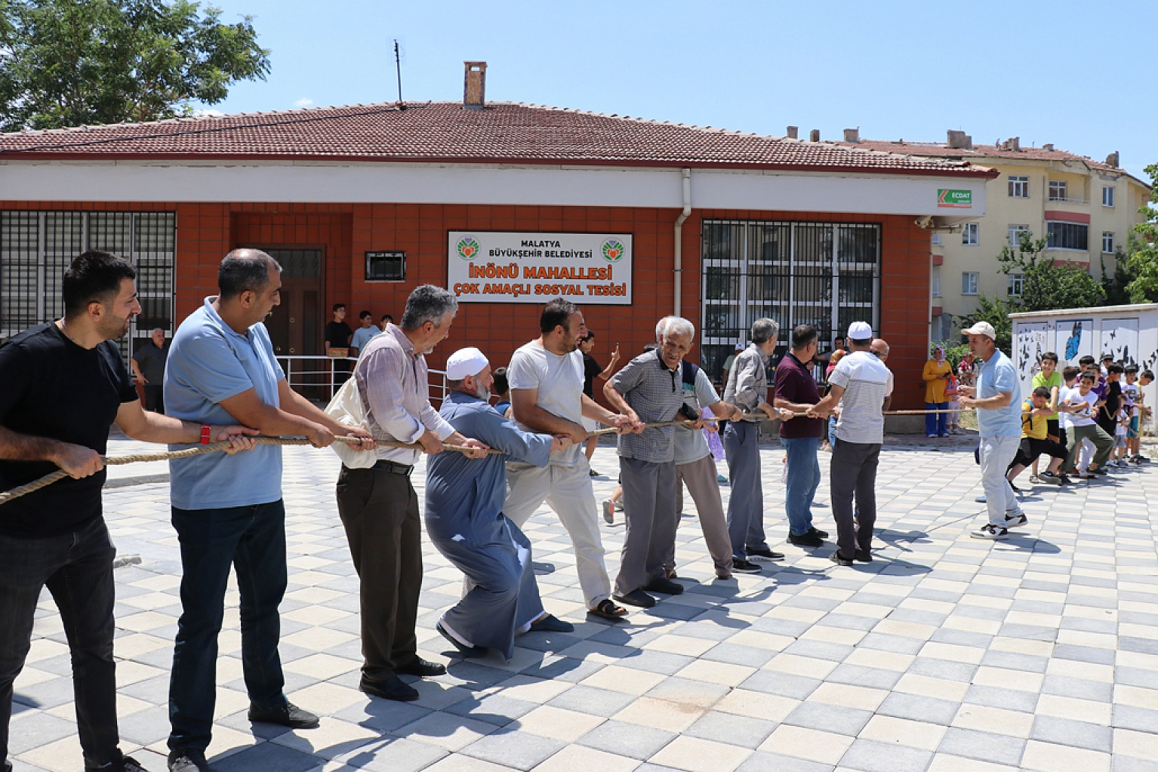 Kuşaklar Buluştu, Camiler Şenlendi, Halatlar Çekildi...!