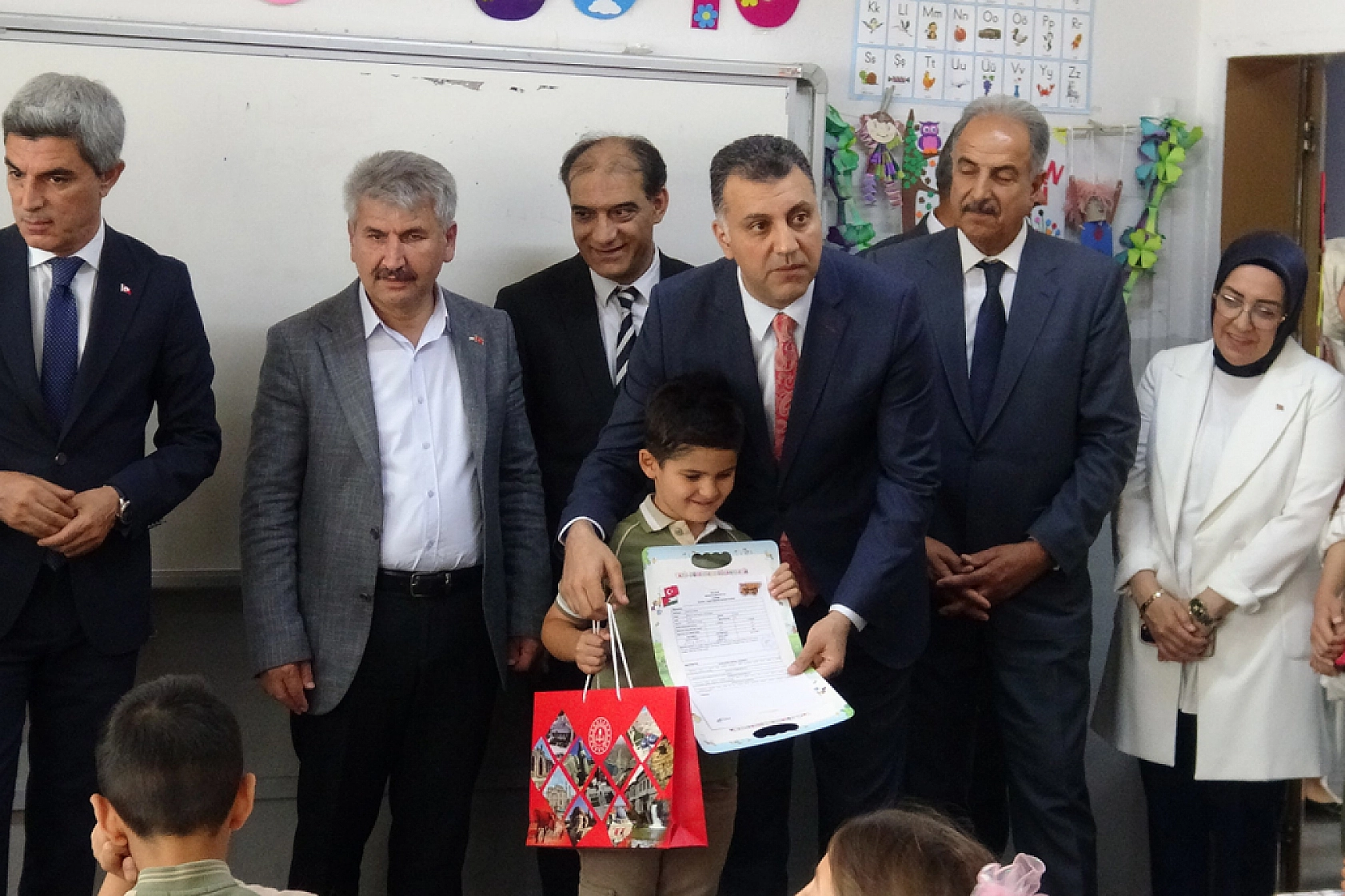 Malatya'dan anlamlı mesaj: Karne heyecanına Gazze hassasiyeti!