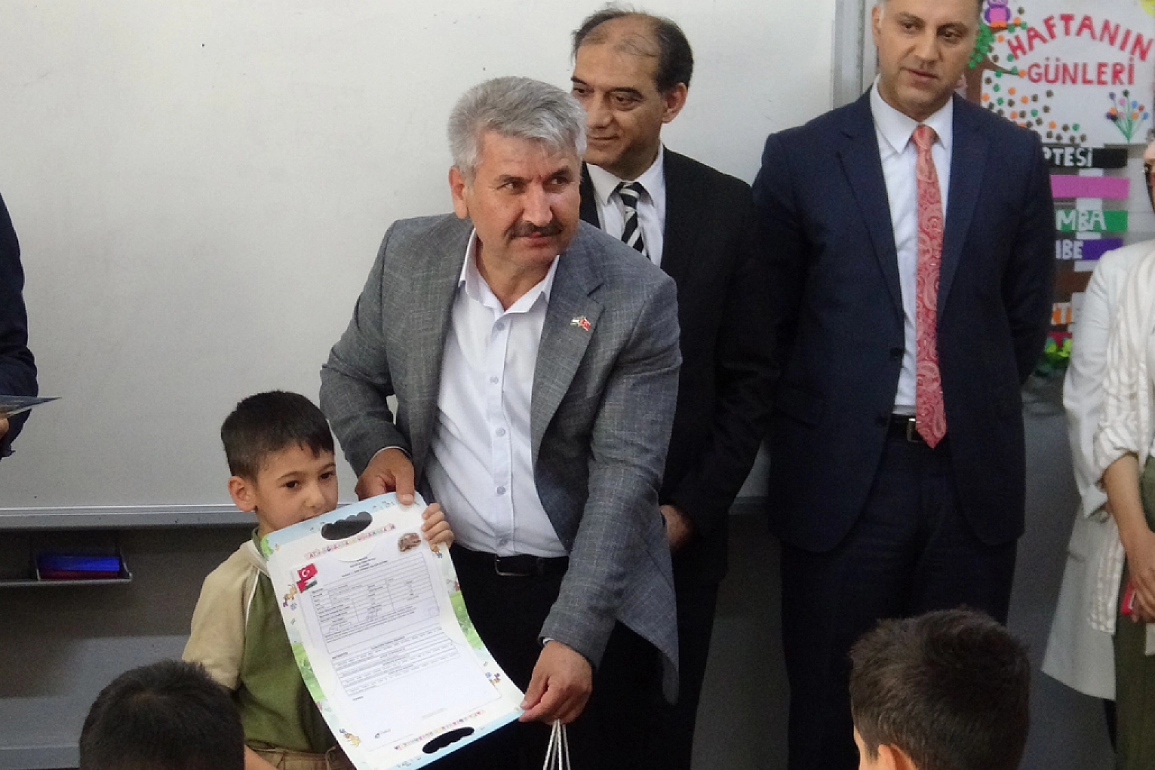 Malatya'dan anlamlı mesaj: Karne heyecanına Gazze hassasiyeti!