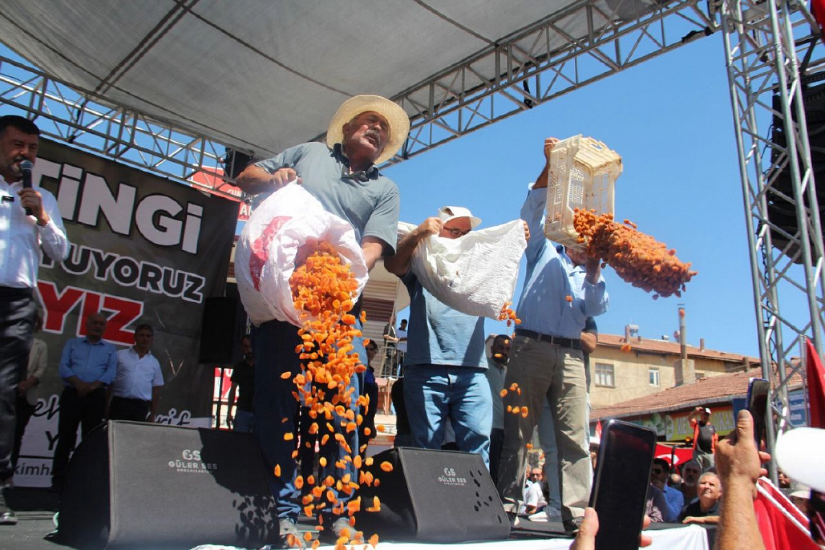 Malatya Kayısısı Çığlık Atmaya Devam Ediyor: Kayısı Üreticileri Ayakta!