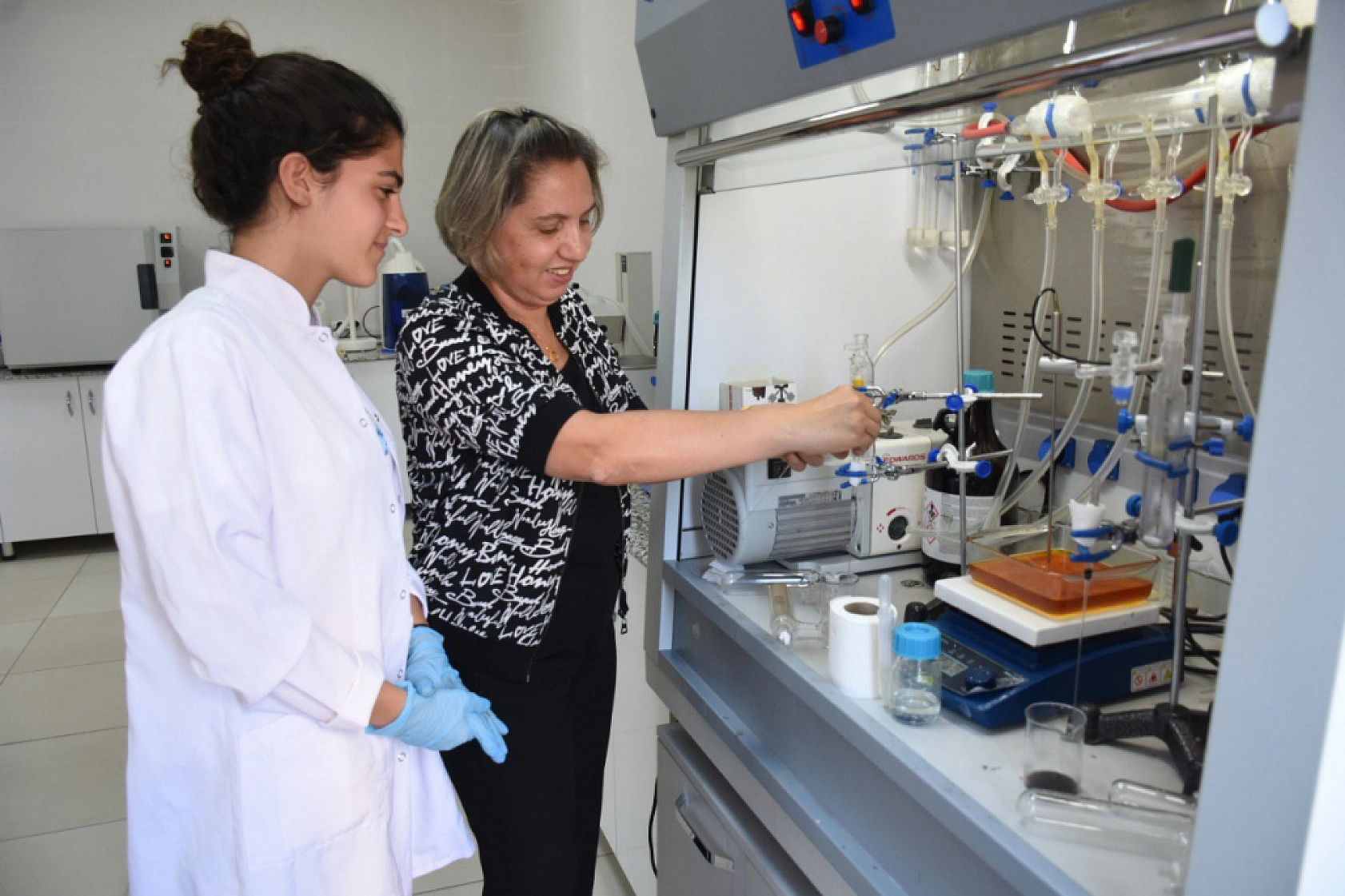 Alzheimer Tedavisinde Büyük Adım: Yeni Moleküller Umut Veriyor!
