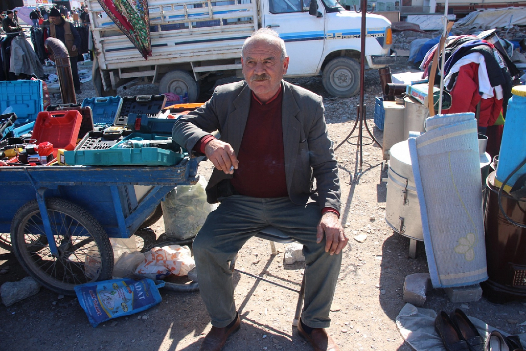 Tezgahlar çevreyoluna taştı..!