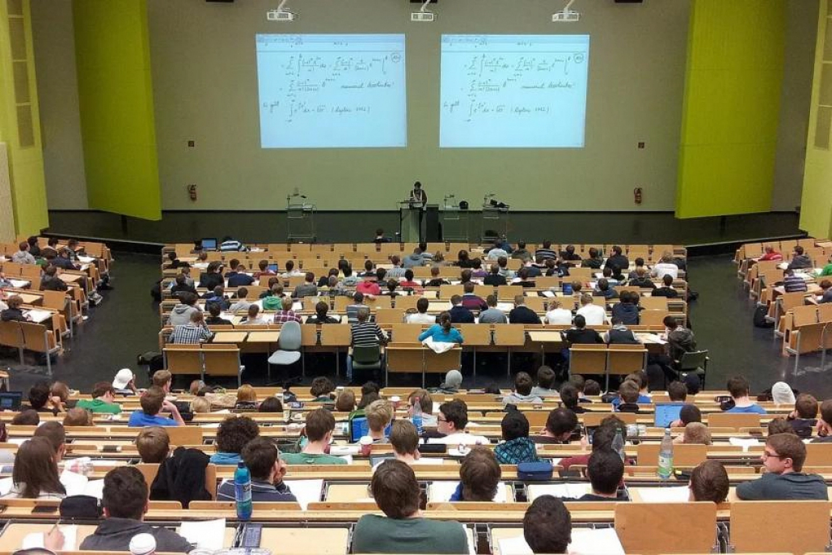 Ekonomik Zorluğun Gölgesinde Öğrenci Olmak: Üniversiteliler Çalışmak Zorunda!