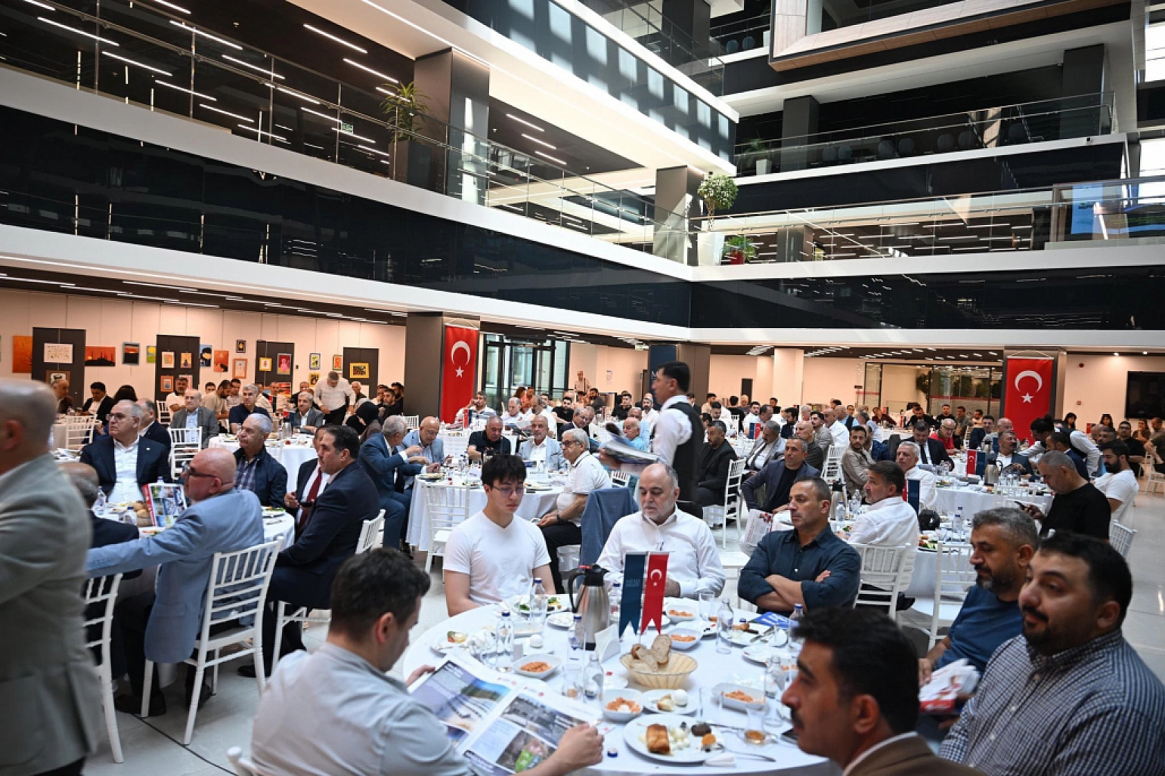 Malatya Büyükşehir'in 'acemiliği' İstanbul'a sıçradı: Kayıp künyeler Boğaz'a ulaştı | Kitapçıktaki sır perdesi aralanmıyor!