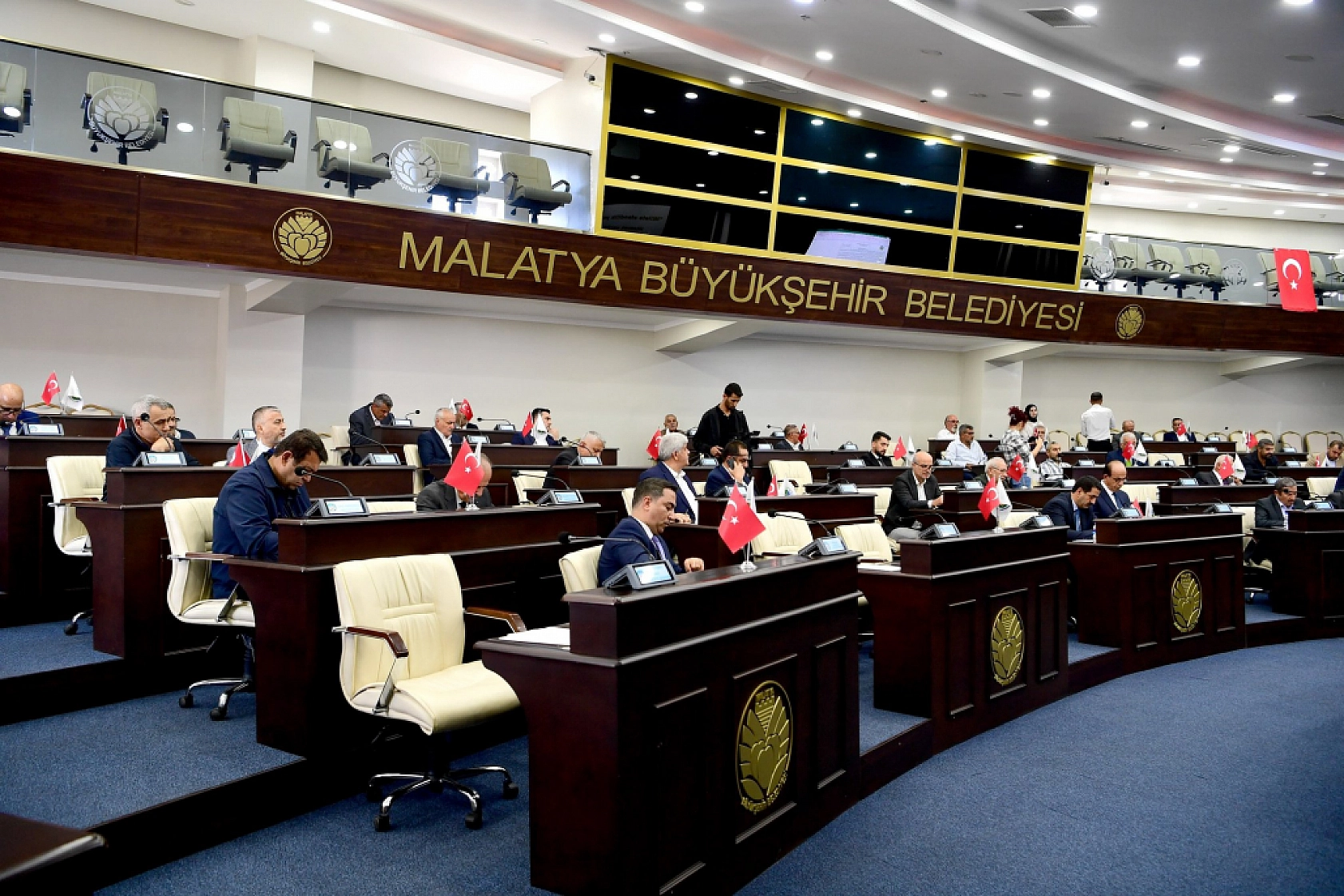 Büyükşehir Borcu Borçla Kapatacak, Er Yetkiyi Aldı!