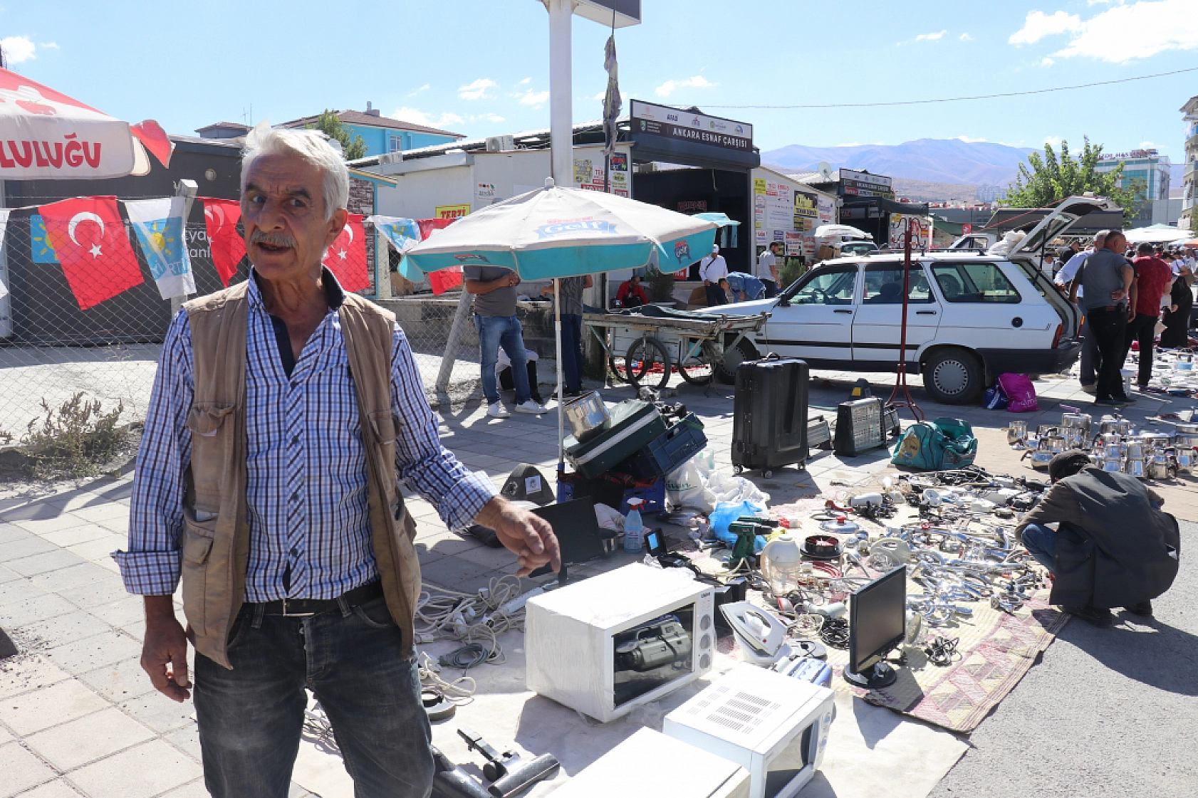 Malatya'da bit pazarı kaldırılıyor! Esnaf tepkili: '300 aile ekmeğini buradan kazanıyor'