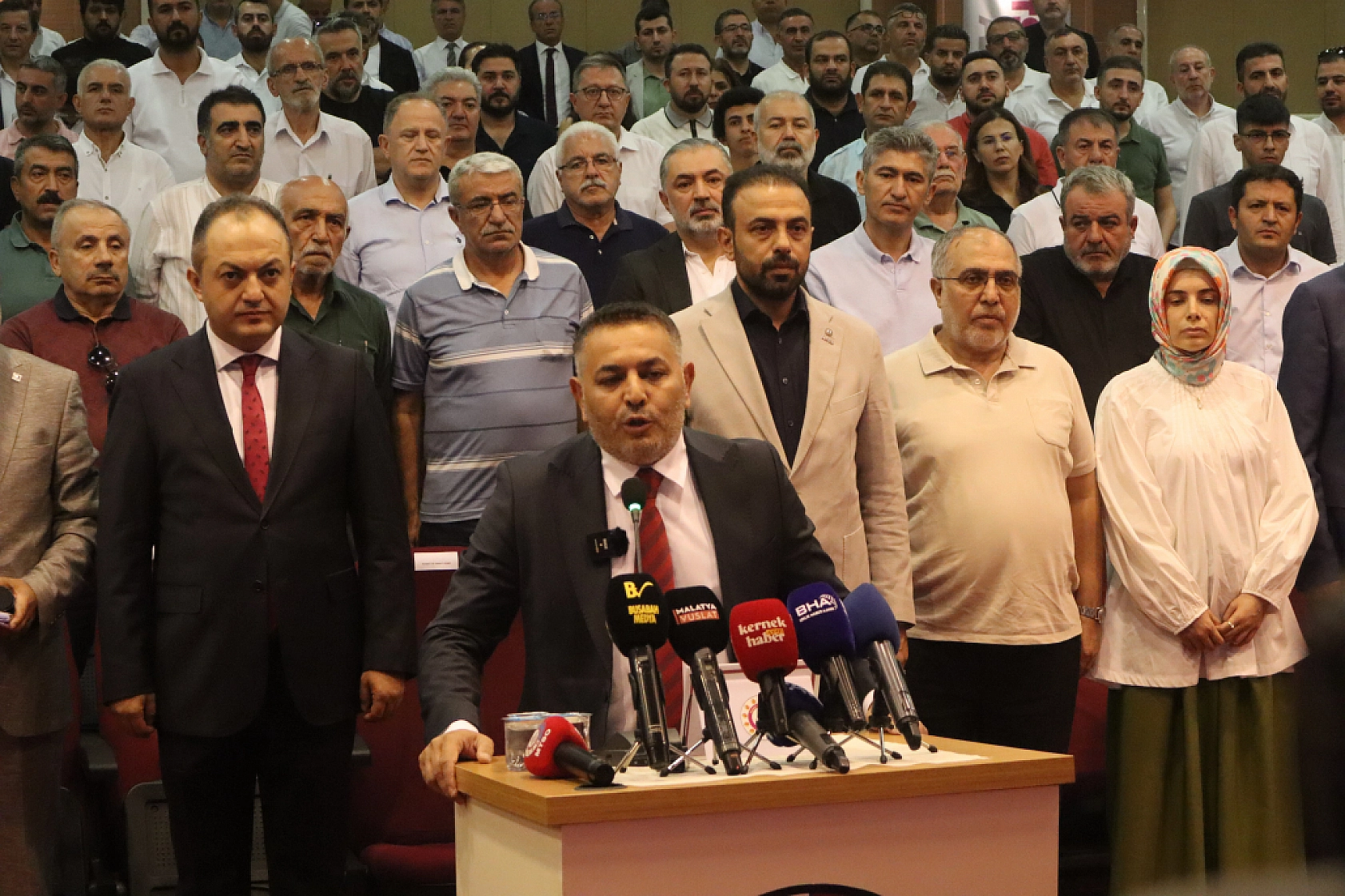 Mücbir Sebep Uzatılmazsa Esnafın Sırtına Yük Binecek…İktidar da Muhalefet de Sessiz !