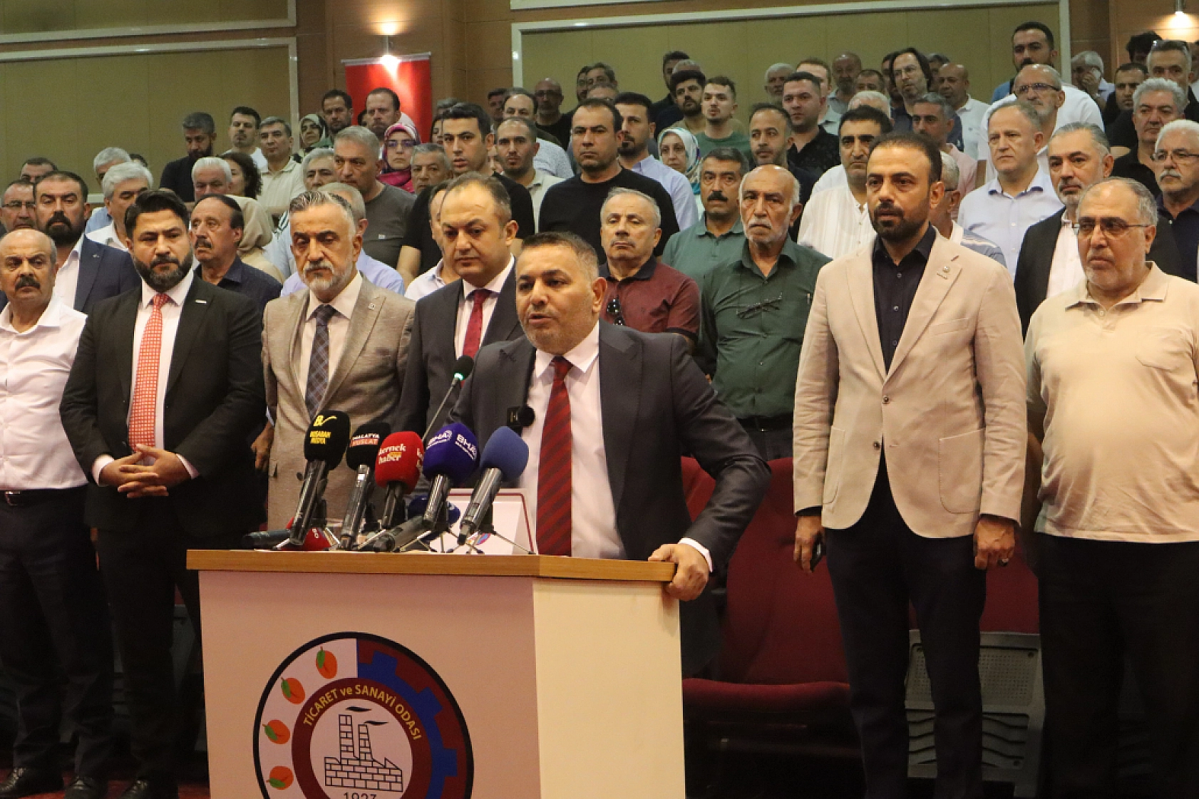 Mücbir Sebep Uzatılmazsa Esnafın Sırtına Yük Binecek…İktidar da Muhalefet de Sessiz !