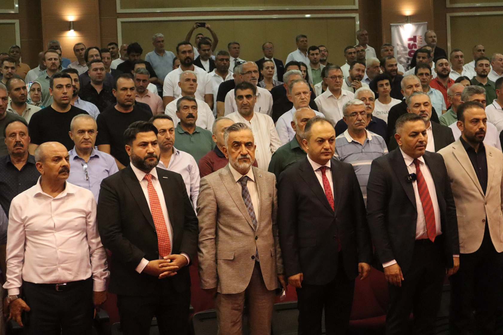 Mücbir Sebep Uzatılmazsa Esnafın Sırtına Yük Binecek…İktidar da Muhalefet de Sessiz !