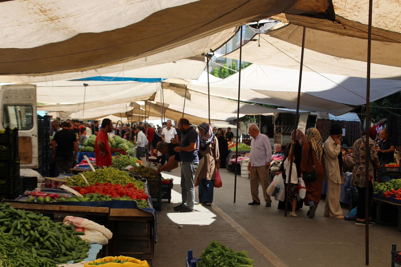 Yeşilyurt'ta Semt Pazarı Yer Değiştiriyor: Peki Yeni Yeri Nerede? İşte Yanıtı...