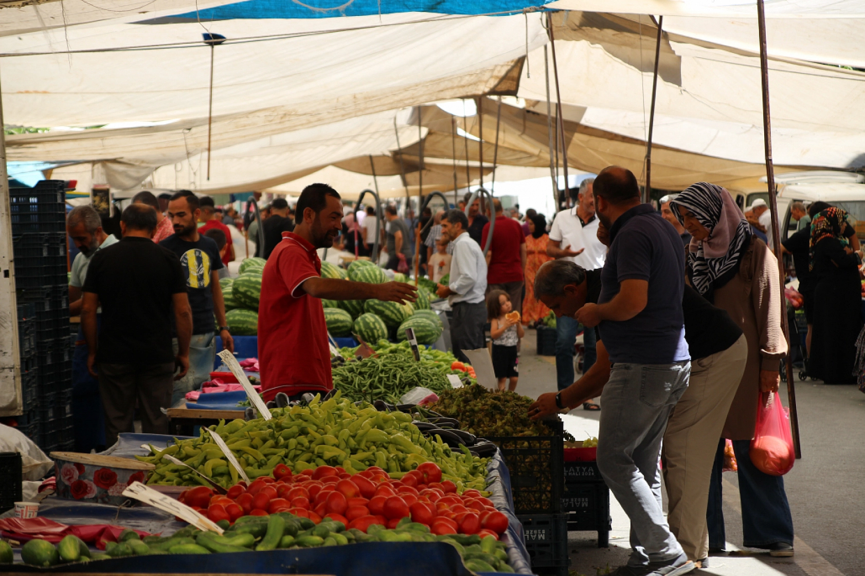Yeşilyurt'ta Semt Pazarı Yer Değiştiriyor: Peki Yeni Yeri Nerede? İşte Yanıtı...