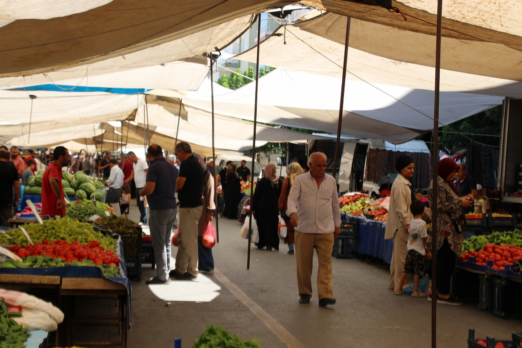 Yeşilyurt'ta Semt Pazarı Yer Değiştiriyor: Peki Yeni Yeri Nerede? İşte Yanıtı...