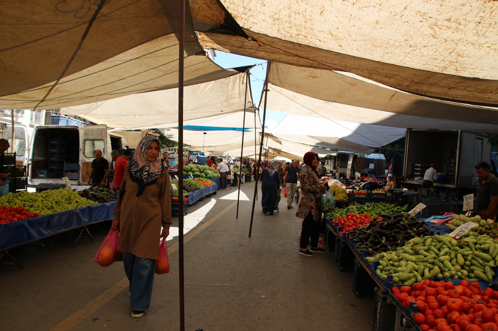 Yeşilyurt'ta Semt Pazarı Yer Değiştiriyor: Peki Yeni Yeri Nerede? İşte Yanıtı...