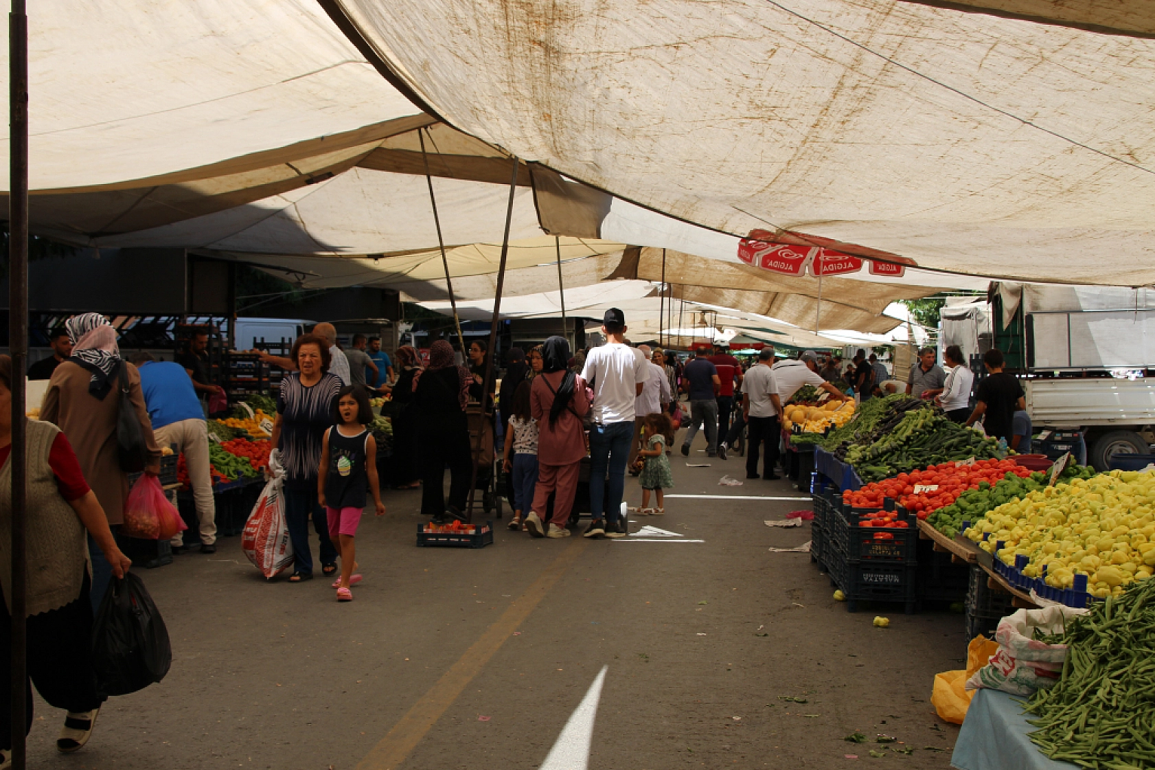 Yeşilyurt'ta Semt Pazarı Yer Değiştiriyor: Peki Yeni Yeri Nerede? İşte Yanıtı...