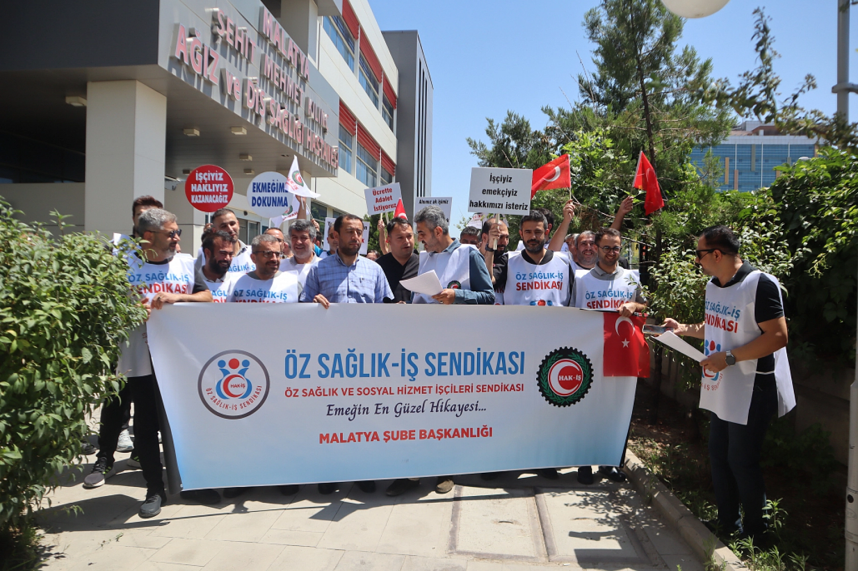 600 bin kamu işçisinin sabrı tükendi! Oturma eylemi yaptılar