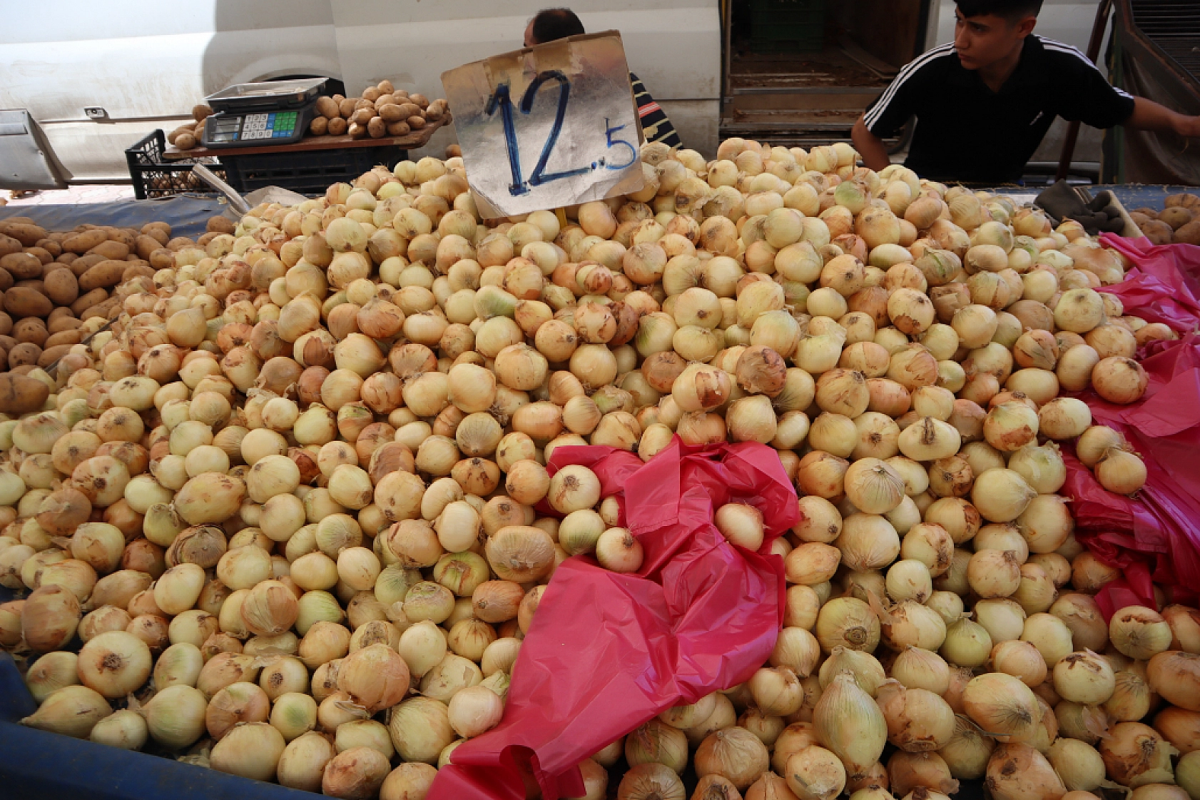 Malatya'da pazar tezgahlarında fiyat tersine döndü: Sebze ucuzladı, meyve cep yakıyor!