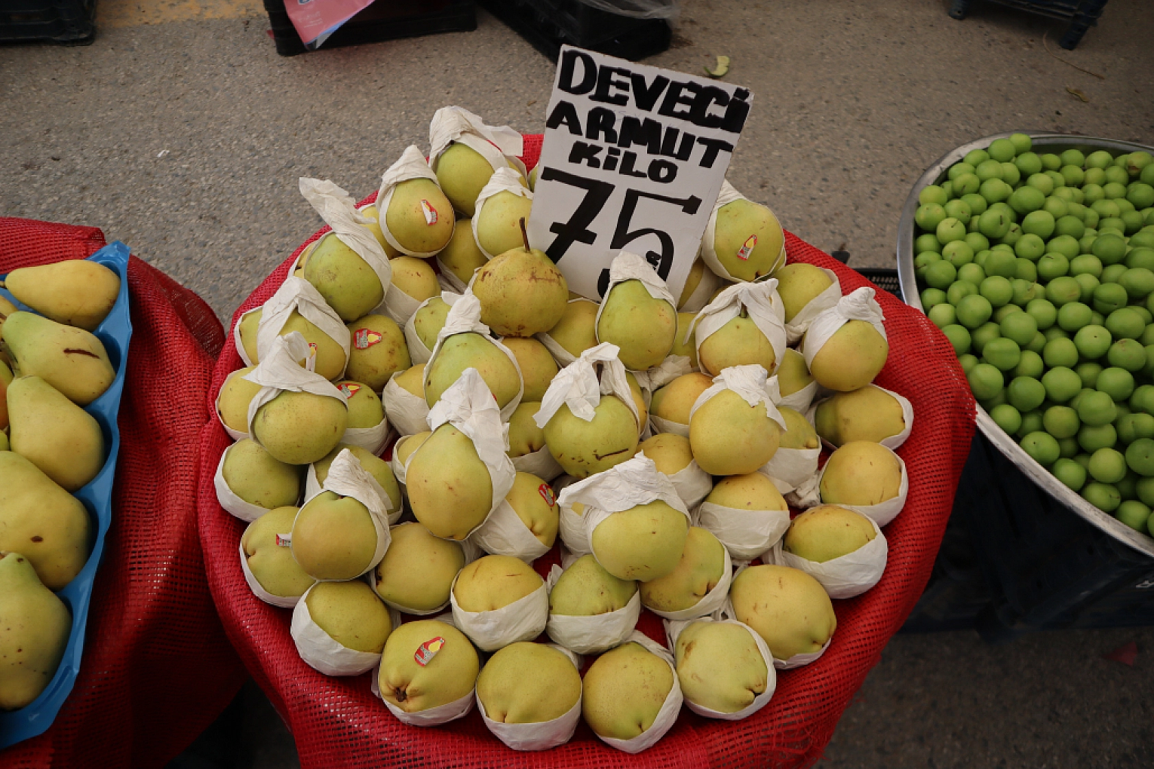 Malatya'da pazar tezgahlarında fiyat tersine döndü: Sebze ucuzladı, meyve cep yakıyor!