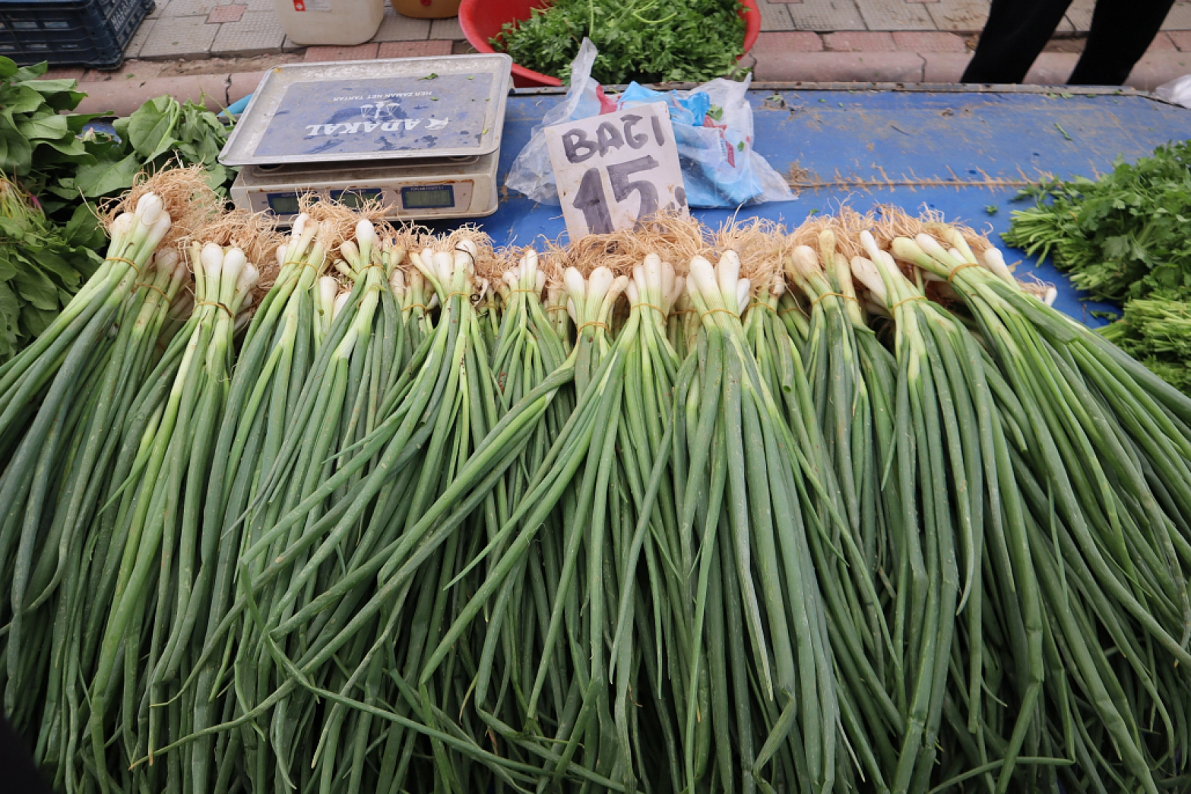 Malatya'da pazar tezgahlarında fiyat tersine döndü: Sebze ucuzladı, meyve cep yakıyor!