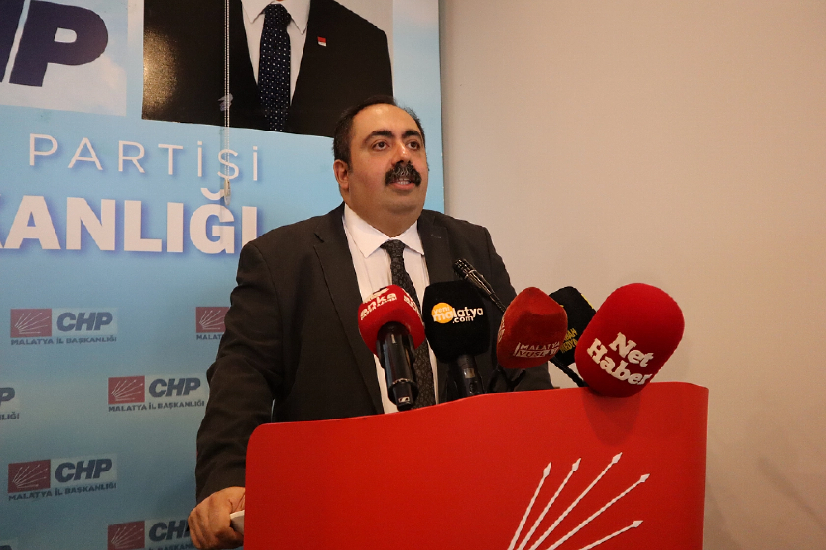 Başkan Yıldız kararı tanımadı: Tebligatı yırttı