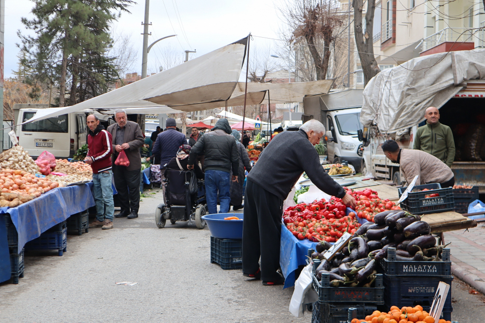 Markette pazar da pahalı: Ramazan'da sofralar nasıl kurulacak?