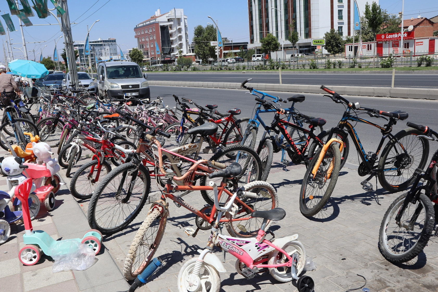 Malatya Pazar Pazarı'nda Her Bütçeye Uygun Fiyatlar... Detaylar...