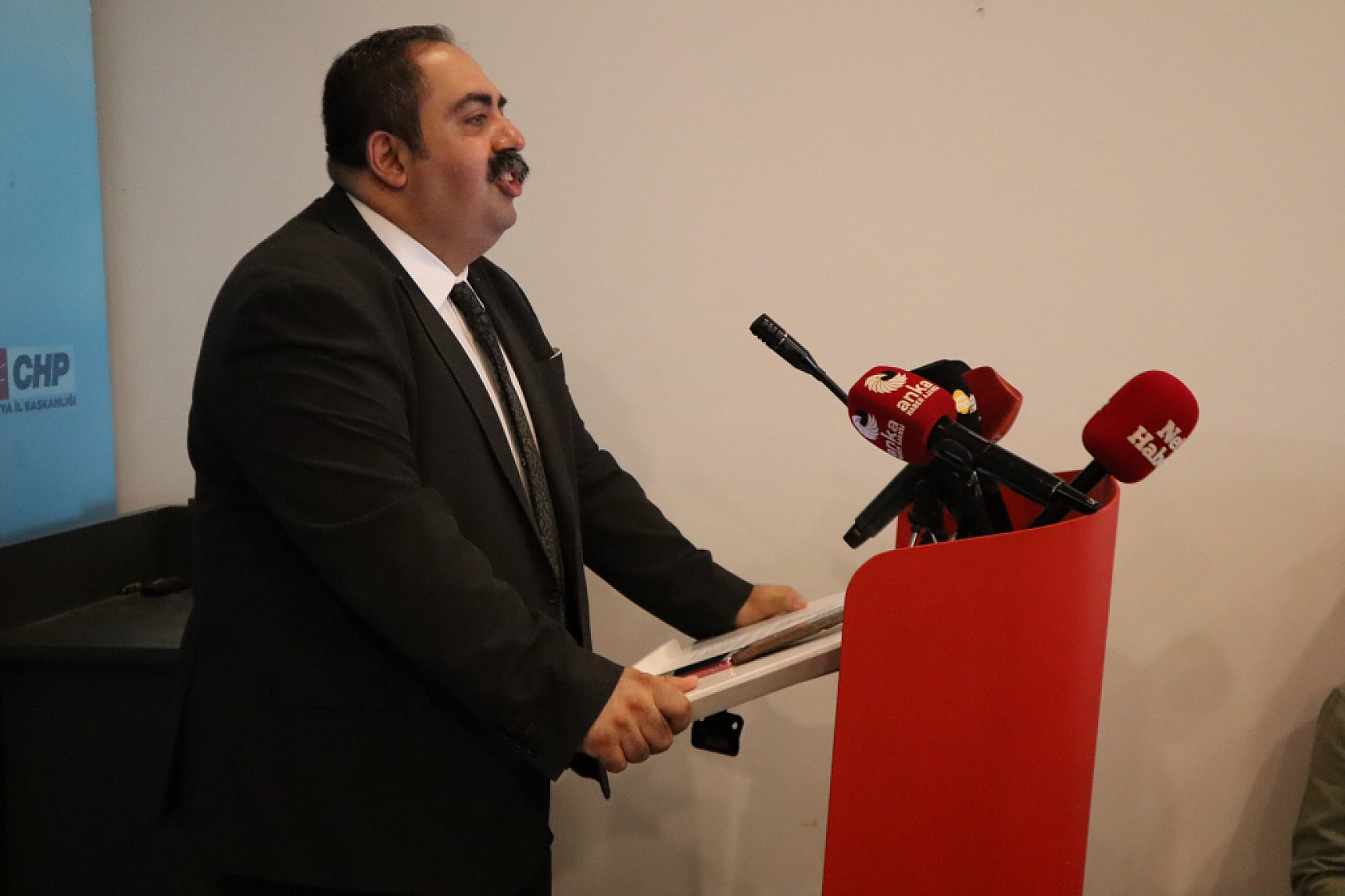 Başkan Yıldız kararı tanımadı: Tebligatı yırttı