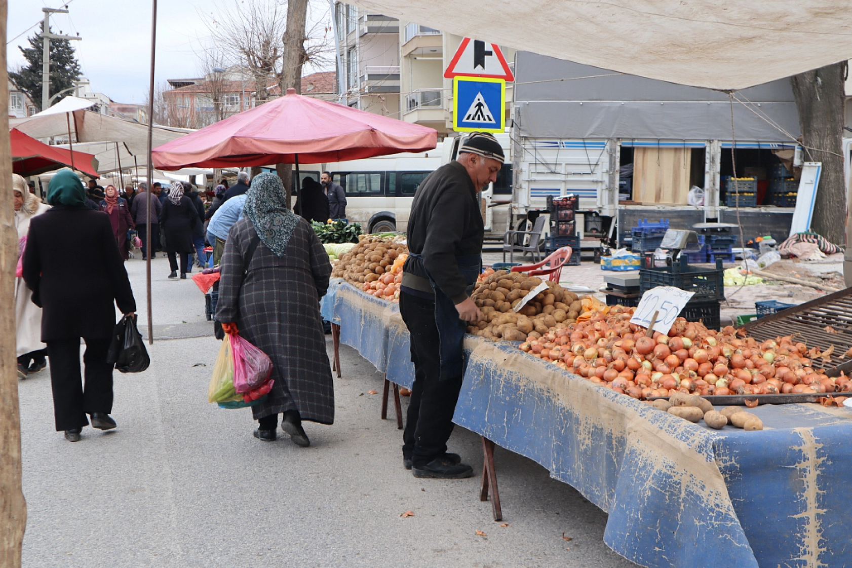 Markette pazar da pahalı: Ramazan'da sofralar nasıl kurulacak?