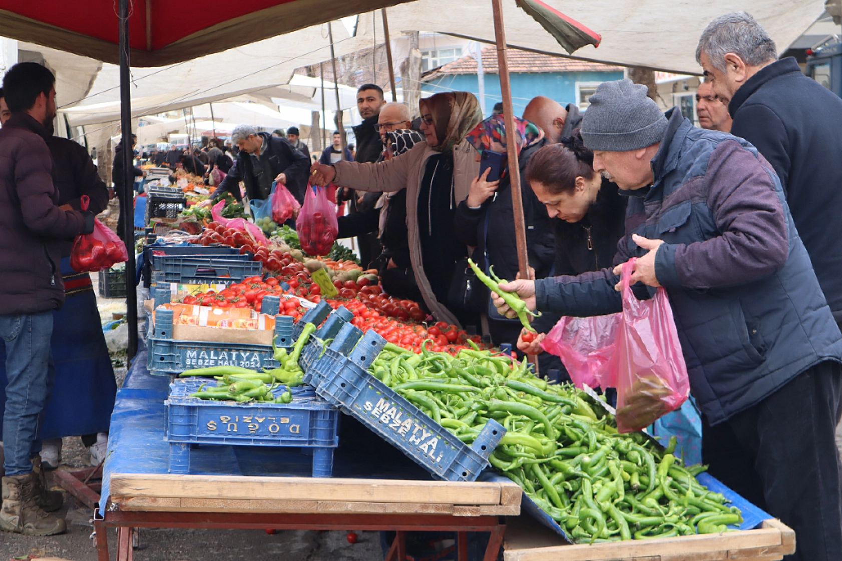 Markette pazar da pahalı: Ramazan'da sofralar nasıl kurulacak?